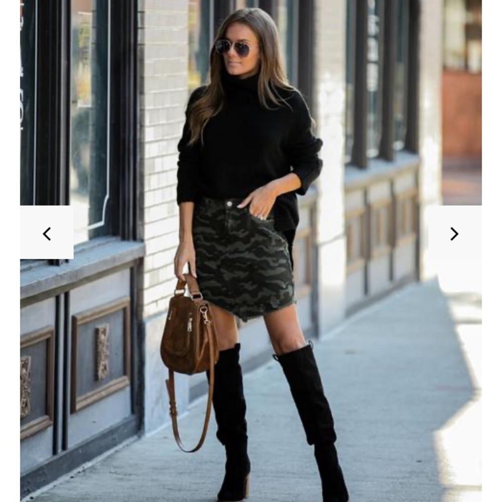 Vici Cotton Pocketed Camo Skirt Size Small